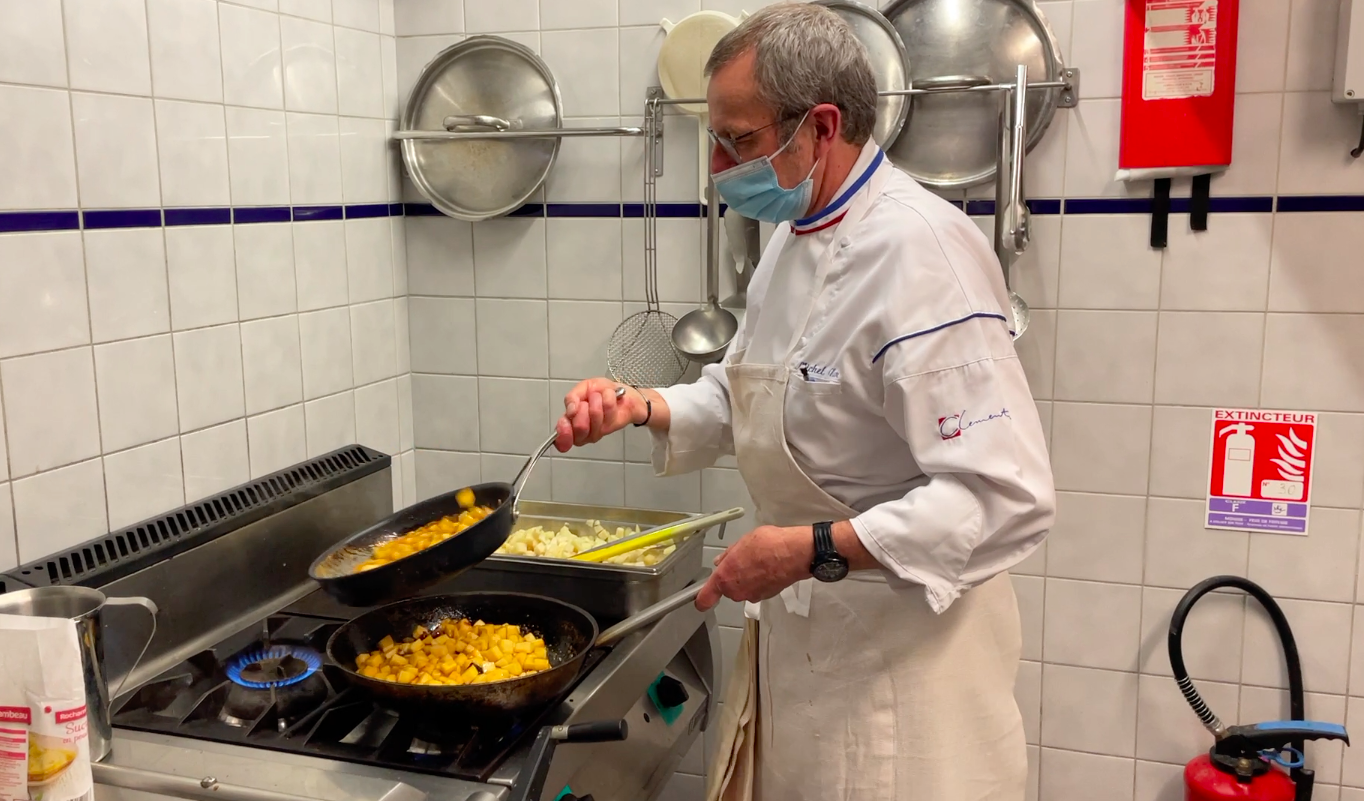 Le repas de Noël de la Résidence Mutualiste L'Embellie a été confectionné cette année par Michel NAVE, Meilleur Ouvrier de France et ancien chef de Pierre GAGNAIRE.