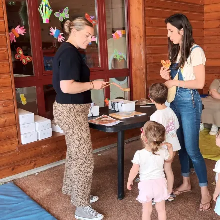 Prévention visuelle : les magasins Écouter Voir sensibilisent les tout-petits dans les crèches