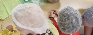 Un atelier cuisine gourmand à la crèche Coucou Pitchou !