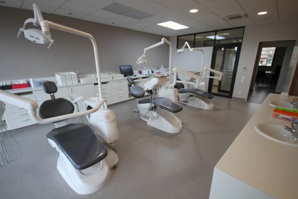 Galerie image 6 sur 16 [CENTRE DENTAIRE MUTUALISTE AÉSIO SANTÉ - CLERMONT FERRAND (CLEMENTEL)]