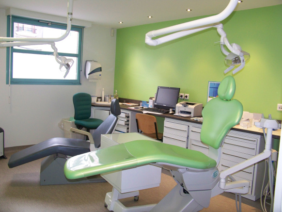 Galerie image 1 sur 4 [CENTRE DENTAIRE MUTUALISTE AÉSIO SANTÉ - CLERMONT FERRAND (BLUM)]