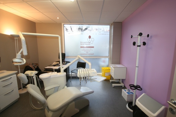 Galerie image 1 sur 13 [CENTRE DENTAIRE MUTUALISTE AÉSIO SANTÉ -CLERMONT FERRAND (NIEL)]