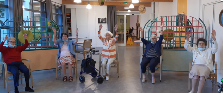 Résidence Mutualiste L’Adret à Bellegarde-en-Forez : de la danse assise pour les personnes âgées