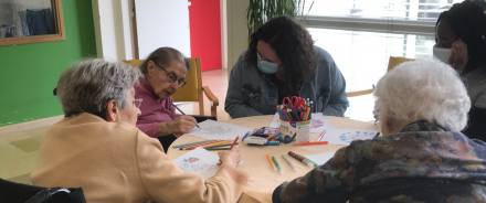 Des animations originales proposées par les élèves aides-soignants du Lycée Benoît Charvet aux résidents de la Résidence Mutualiste La Cerisaie