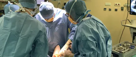 Clinique Mutualiste : première pose de prothèse de cheville en ambulatoire 