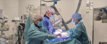 Une salle d’opération hybride de haute technologie à la Clinique Mutualiste AÉSIO Santé