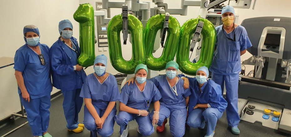 1000e intervention robot-assistée à la Clinique Mutualiste