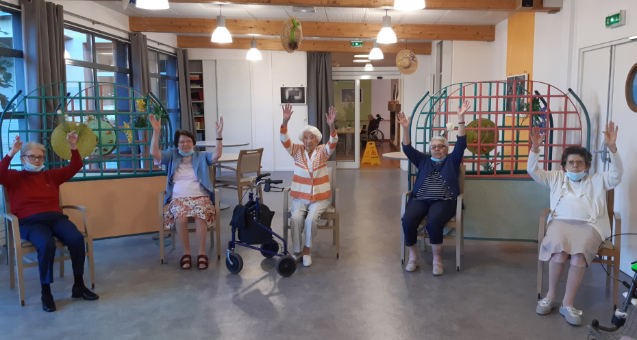 Résidence Mutualiste L’Adret à Bellegarde-en-Forez : de la danse assise pour les personnes âgées