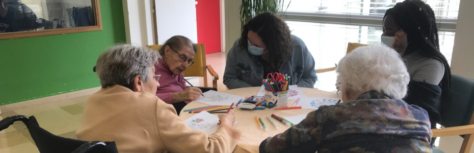 Des animations originales proposées par les élèves aides-soignants du Lycée Benoît Charvet aux résidents de la Résidence Mutualiste La Cerisaie