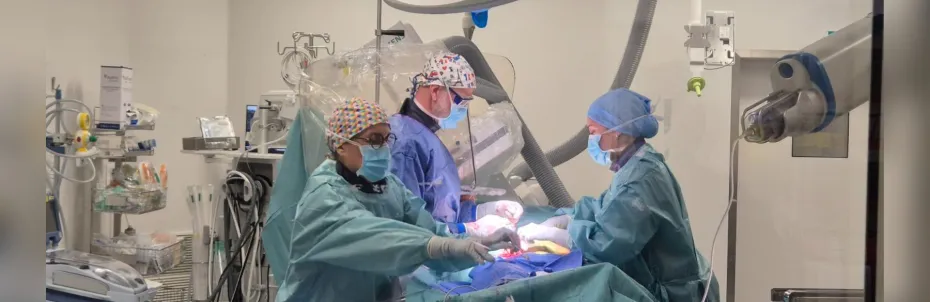 Une salle d’opération hybride de haute technologie à la Clinique Mutualiste AÉSIO Santé
