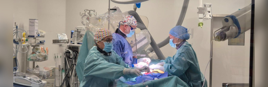 Une salle d’opération hybride de haute technologie à la Clinique Mutualiste AÉSIO Santé